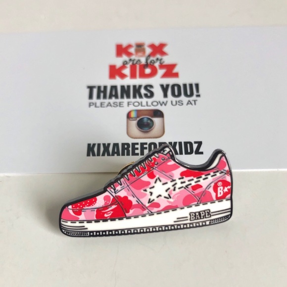 Bape Sneaker Enamel Pin - Picture 3 of 4